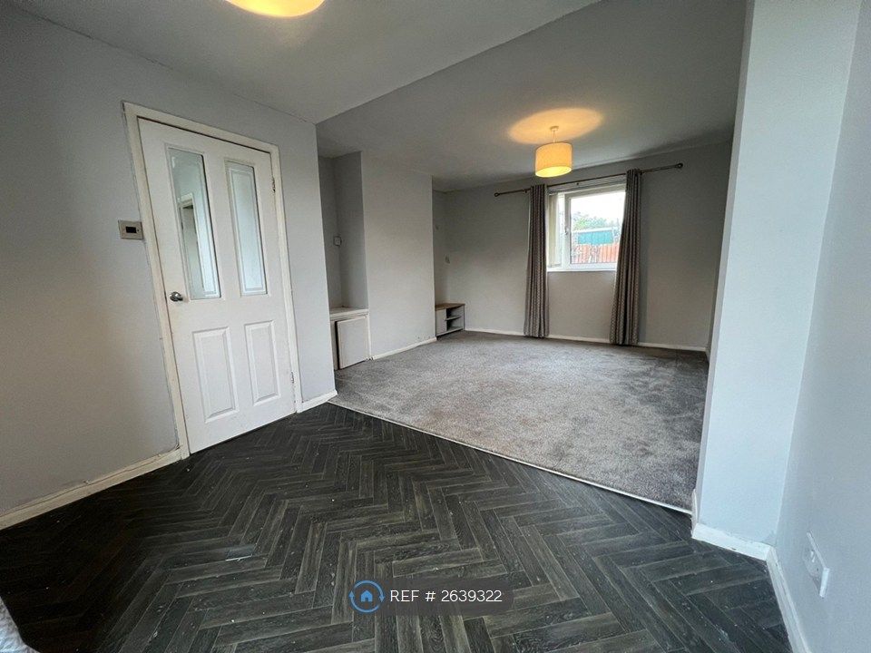 Property photo 2 of 33