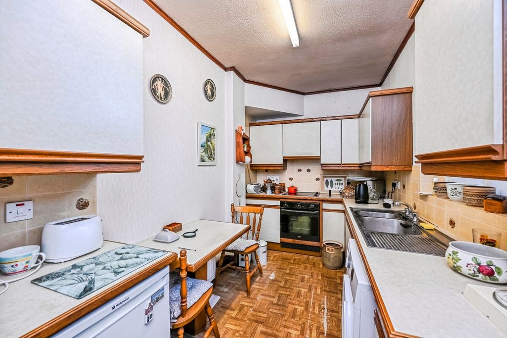 Property photo 3 of 17 Photo