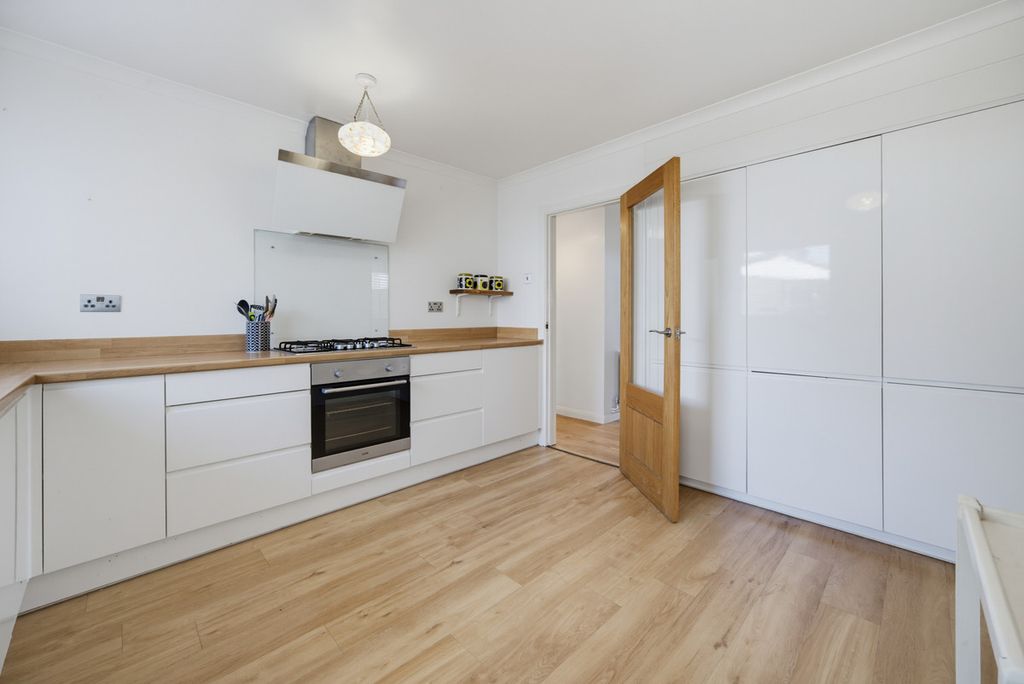 Property photo 2 of 38