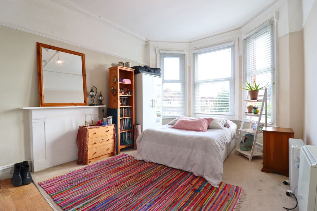 Property photo 2 of 3