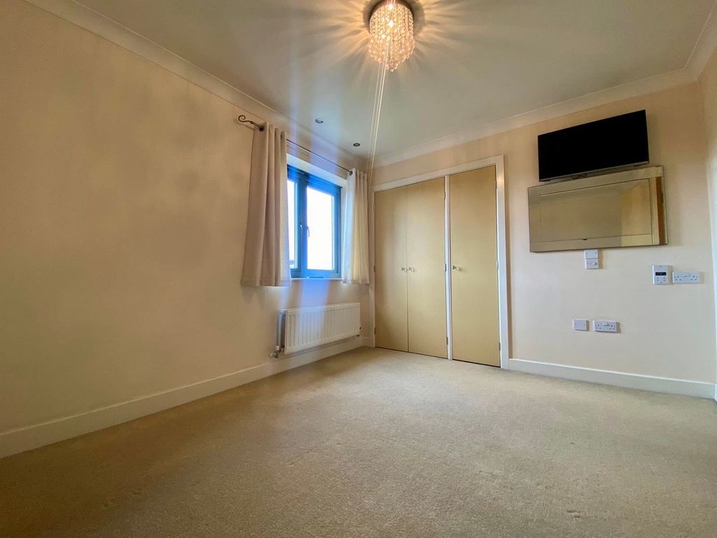 Property photo 3 of 5