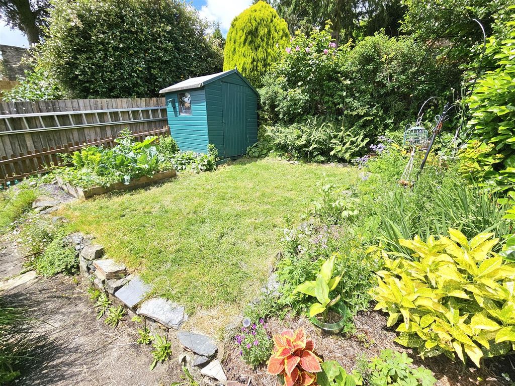 Property photo 3 of 19 Garden.Jpg