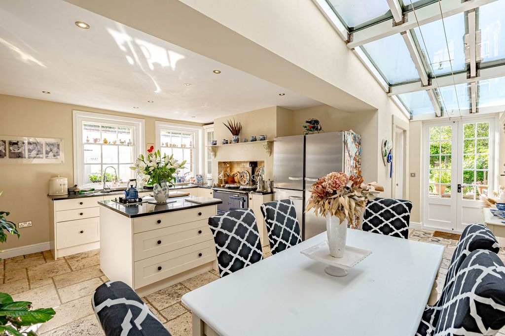 Property photo 3 of 59