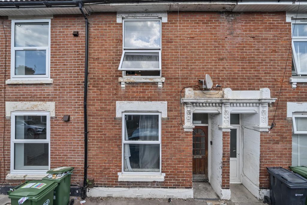 Property photo 2 of 11 16-681Dfae1A0351-1279950-Arw-16.Jpg