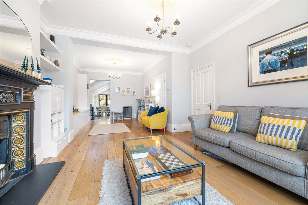 Property photo 2 of 20 Reception