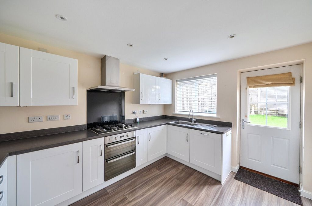 Property photo 2 of 18 Kitchen