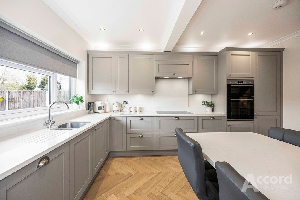 Property photo 2 of 26