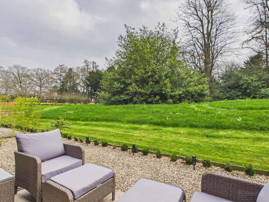 Property photo 2 of 18 Cam02136G0-Pr0567-Still004