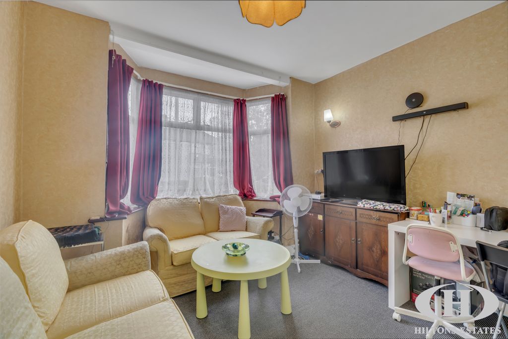 Property photo 3 of 12
