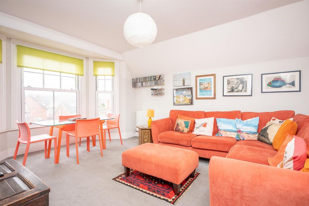 Property photo 3 of 25 Flat4,6Norwichroadcromer-50.Jpg