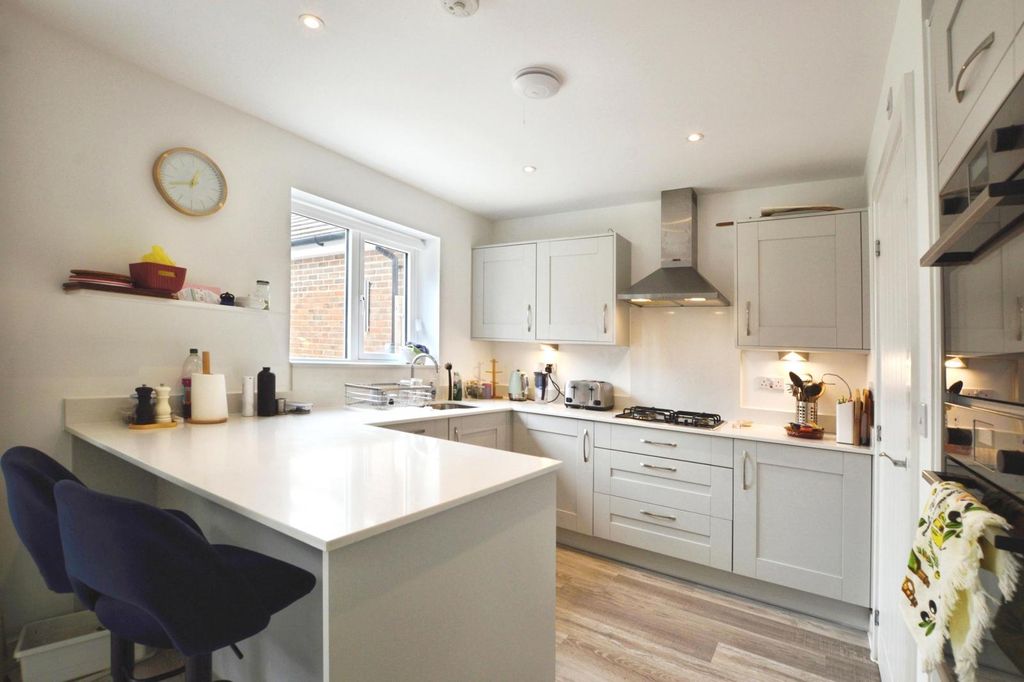 Property photo 3 of 19 Pbox-Img.Jpg