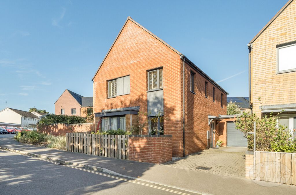 Property photo 1 of 20 77Aa8237-238B-4E5...