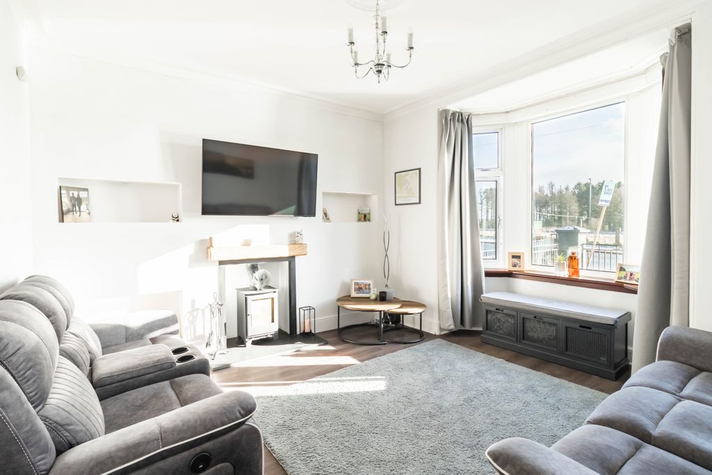 Property photo 2 of 25 Lounge