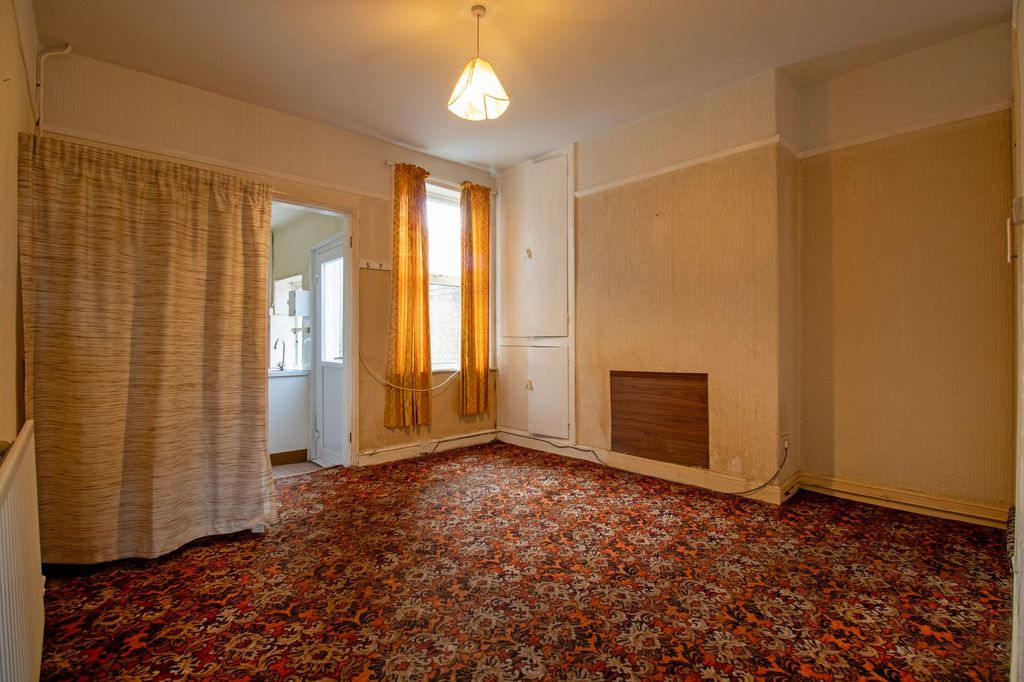 Property photo 3 of 9