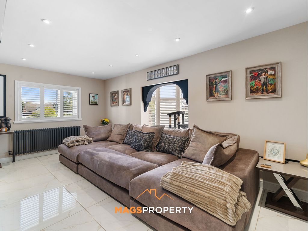 Property photo 2 of 32