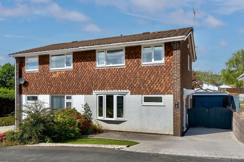 Property photo 1 of 43