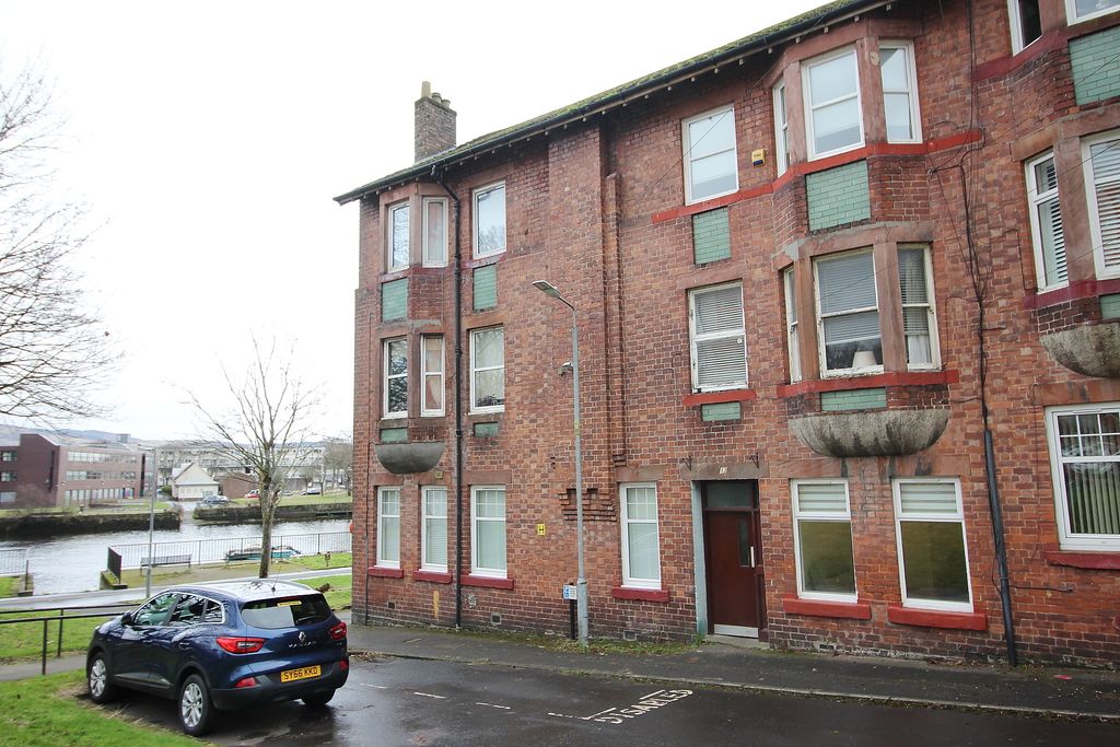 Property photo 1 of 8