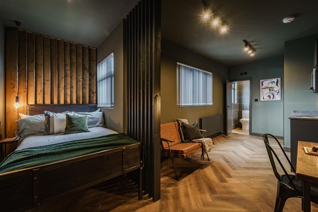 Property photo 1 of 12 049-A7R07933-Hdr.Jpg