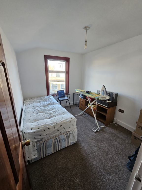 Property photo 3 of 8 Gallery