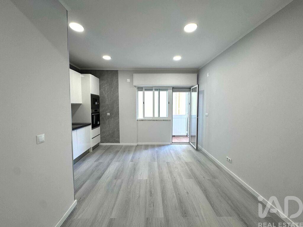 Property photo 3 of 28