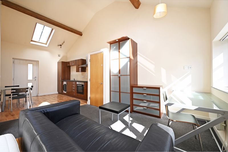 Property photo 3 of 17 Studio Living Space