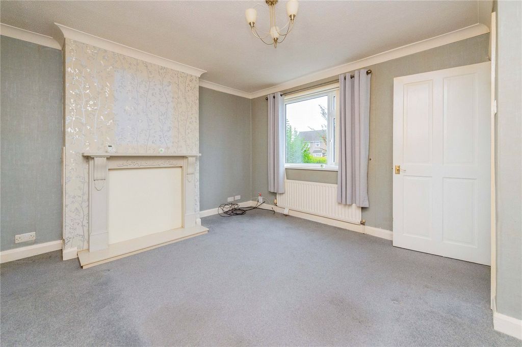 Property photo 2 of 27 Picture No. 15