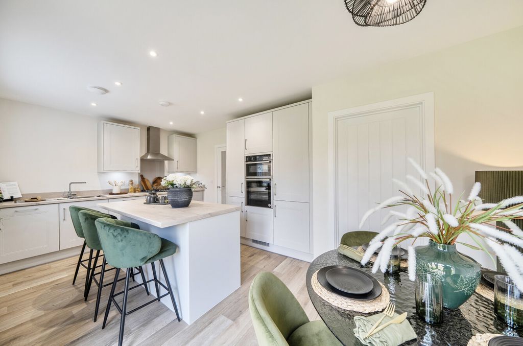 Property photo 3 of 20 1452161-44-69Fc83...