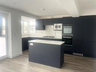 Property photo 2 of 18 W14.Jpg