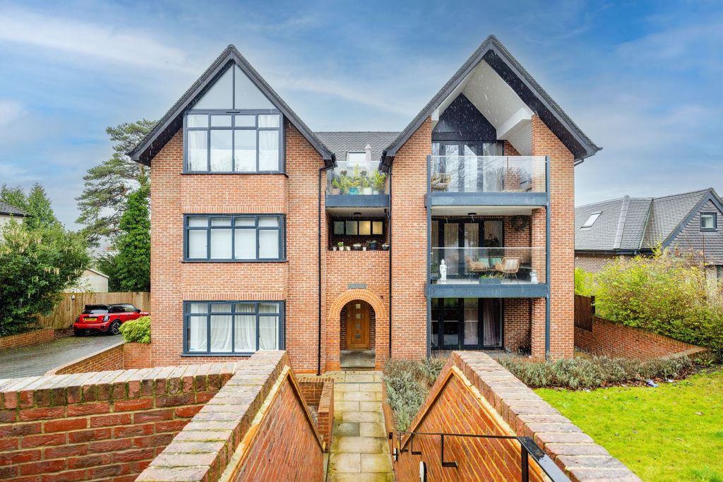 Property photo 1 of 21