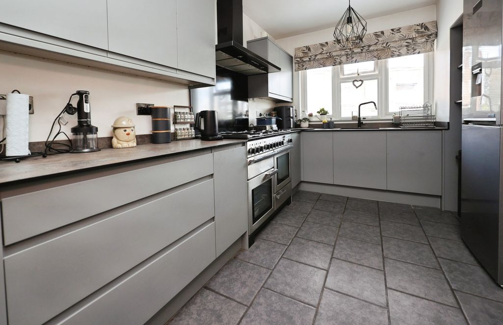 Property photo 1 of 22 4253820