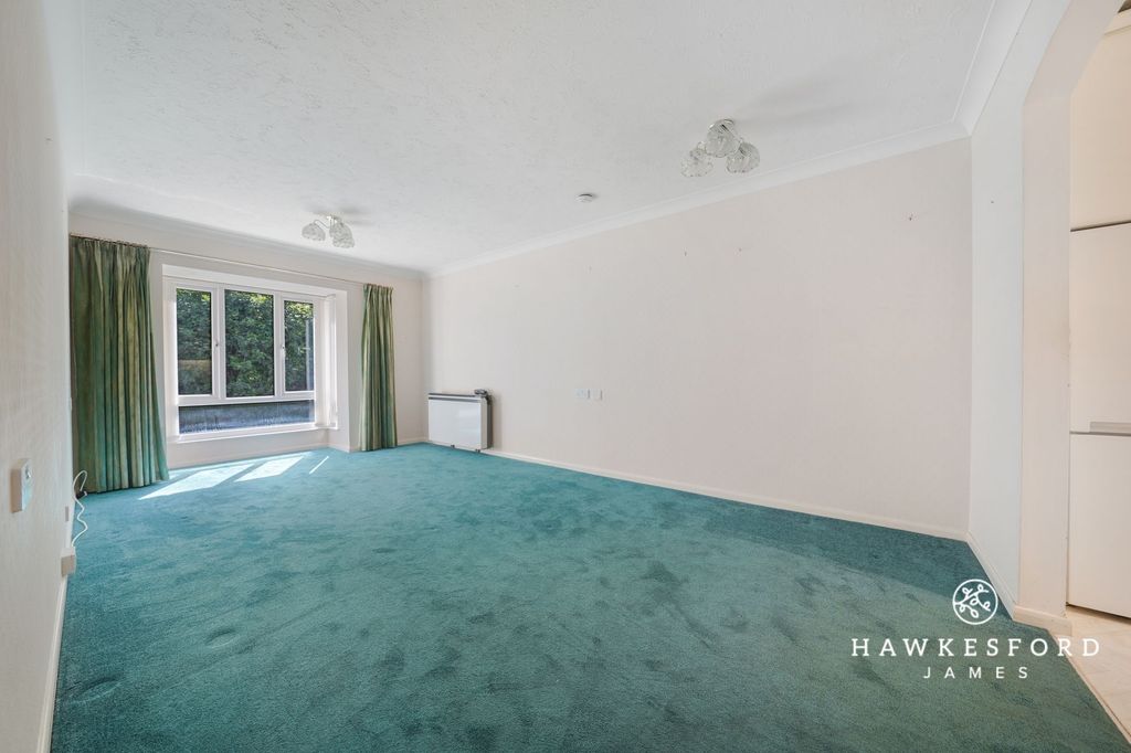 Property photo 2 of 13 Barkers Court, Sittingbourne - Lounge/Diner