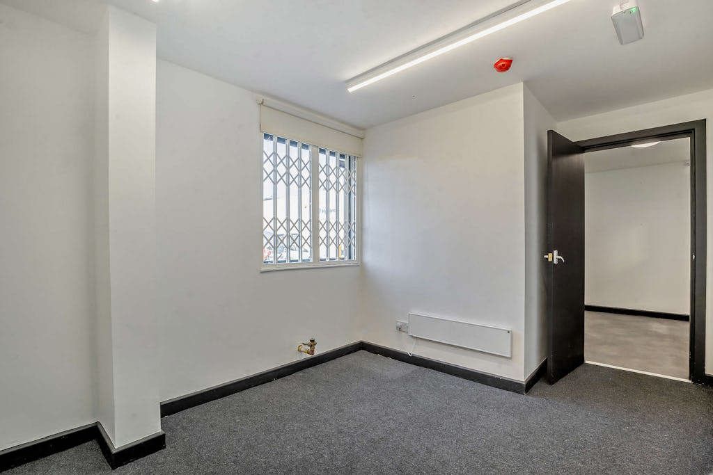 Property photo 2 of 11 Photo 9