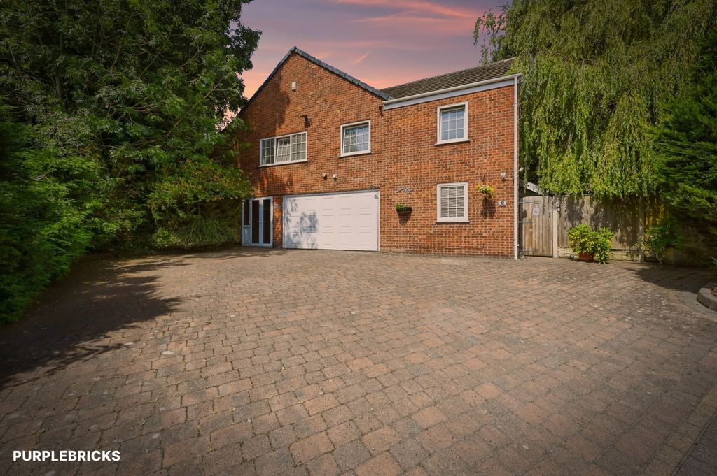 Property photo 1 of 36