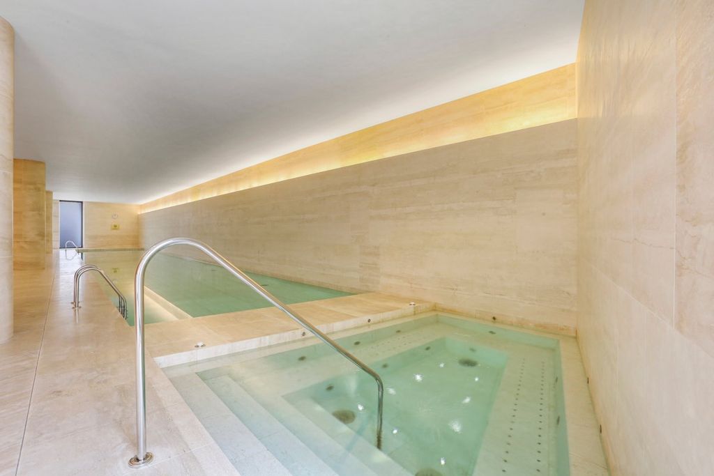 Property photo 2 of 29