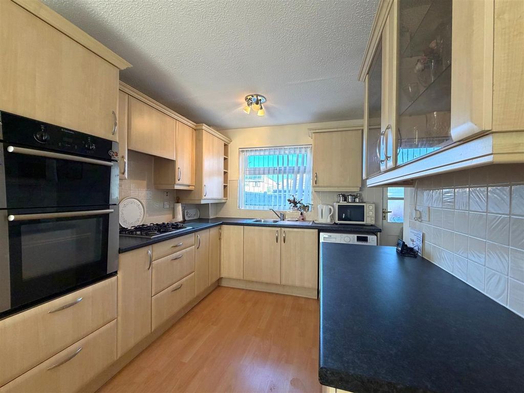 Property photo 3 of 24 E .Jpeg