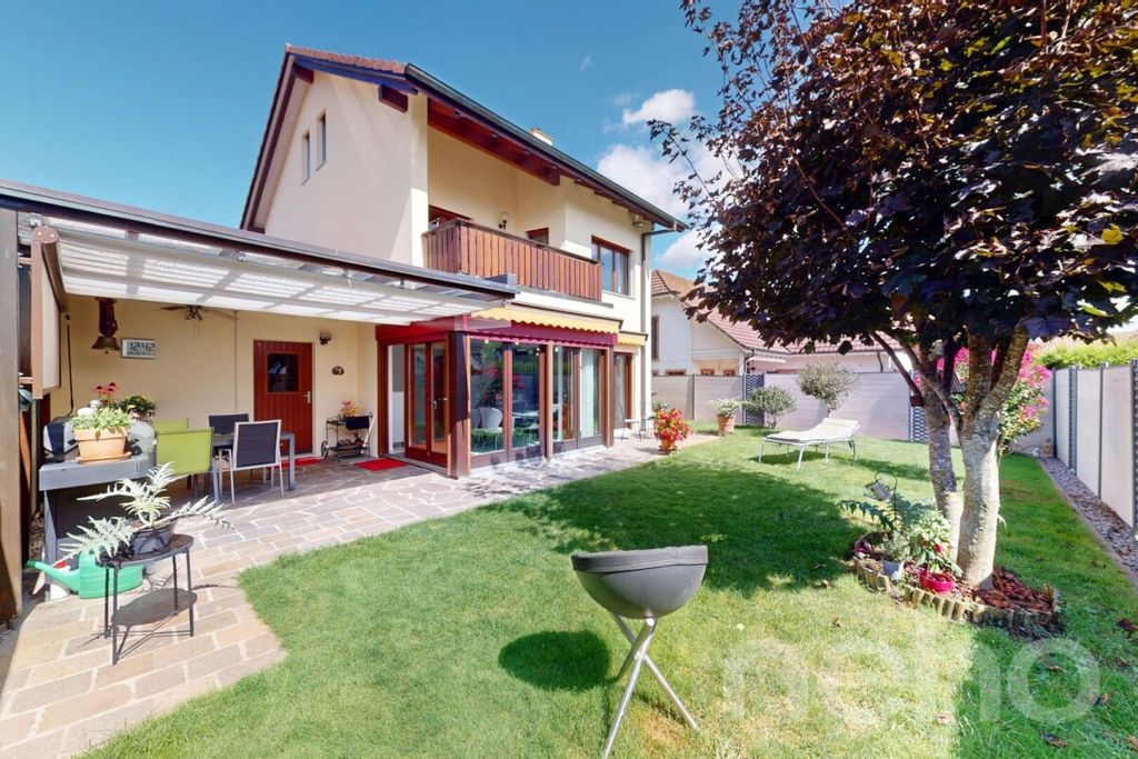 Property photo 2 of 12