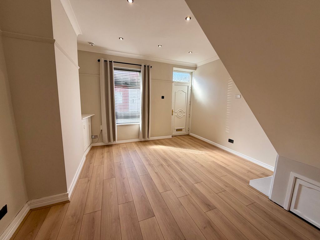 Property photo 3 of 11 Img_8532