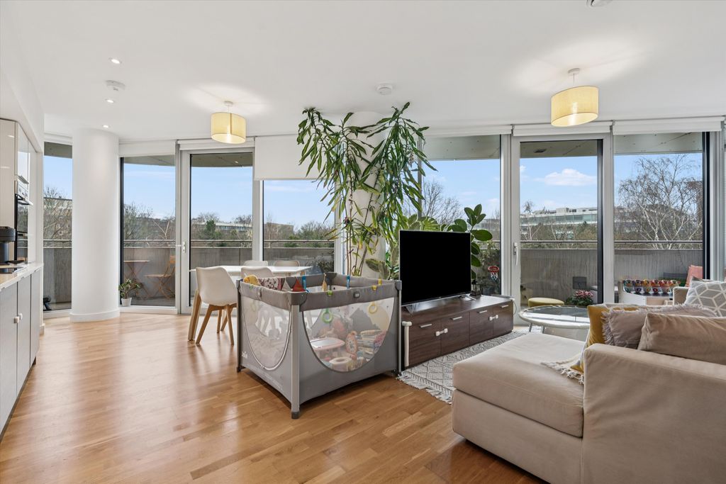 Property photo 1 of 13 Image