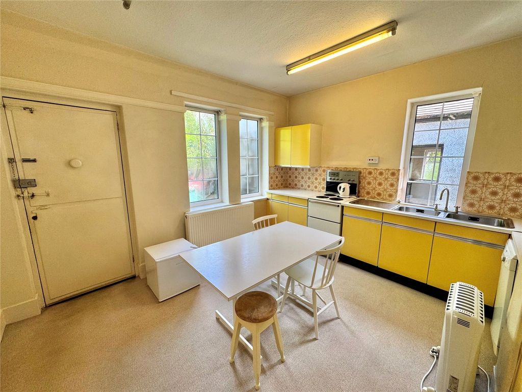 Property photo 2 of 28 Picture No. 02