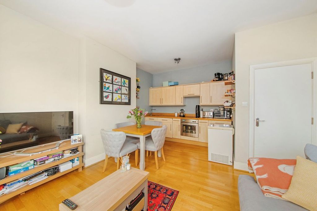 Property photo 3 of 6