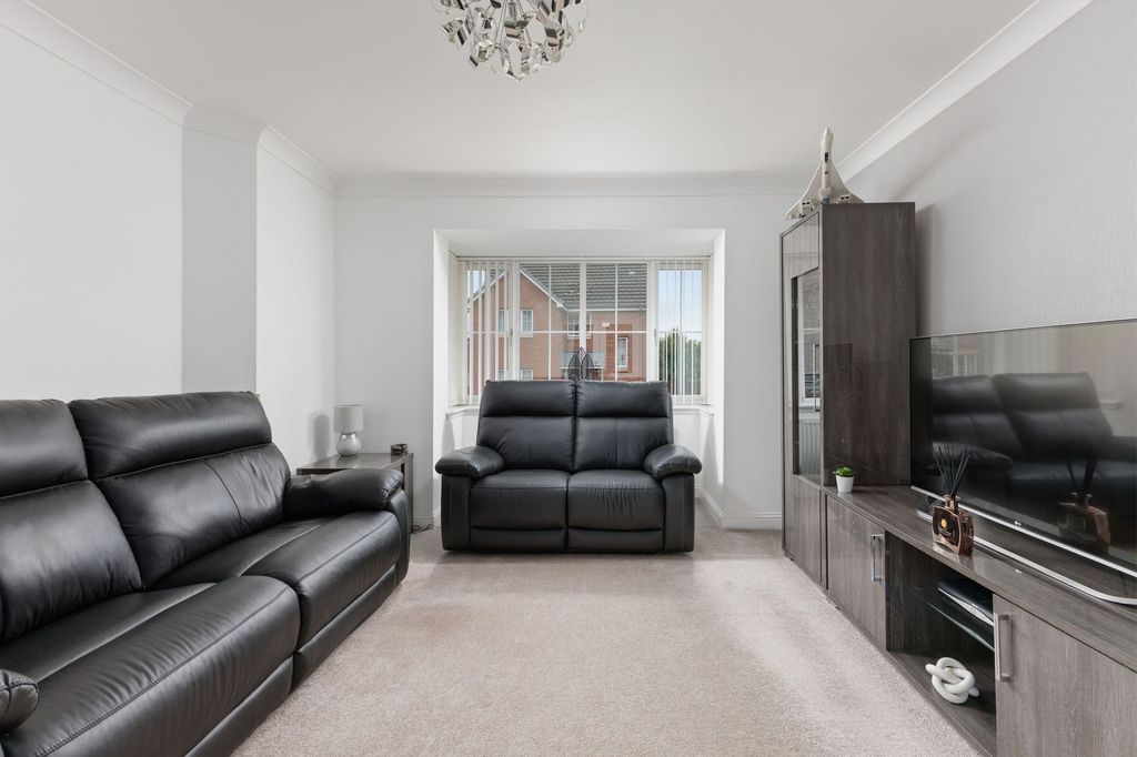 Property photo 3 of 31