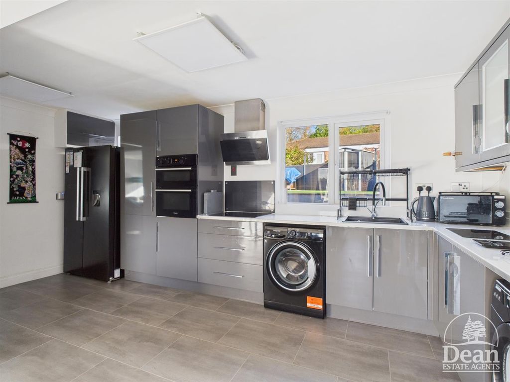 Property photo 3 of 19