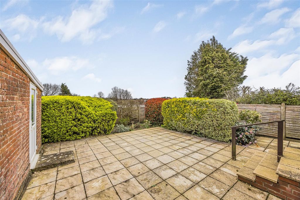 Property photo 2 of 20 42 Deverell Place, Purbrook-Porticomarketing-O'har