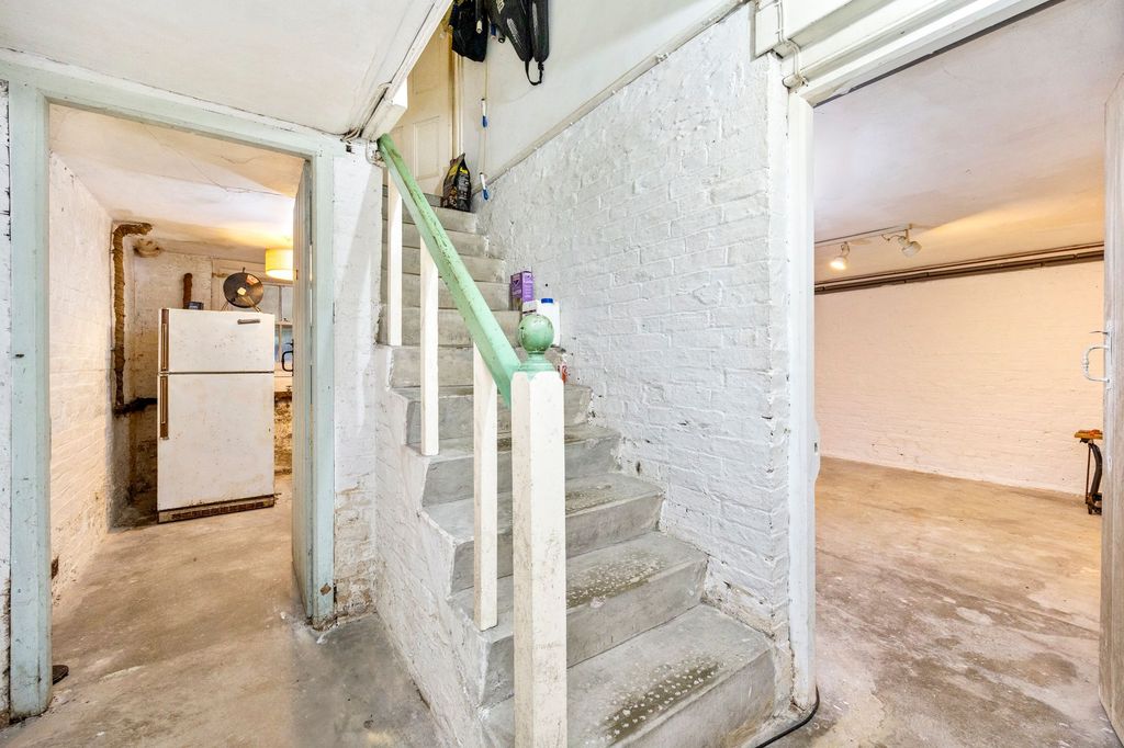 Additional image 26 of 6 bed semi-detached house for salePaddockhall Road, Haywards Heath RH16