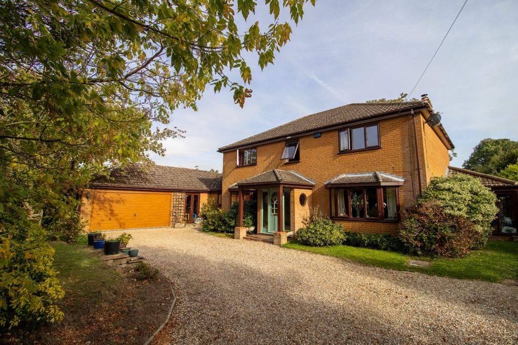 Property photo 1 of 33 5377540