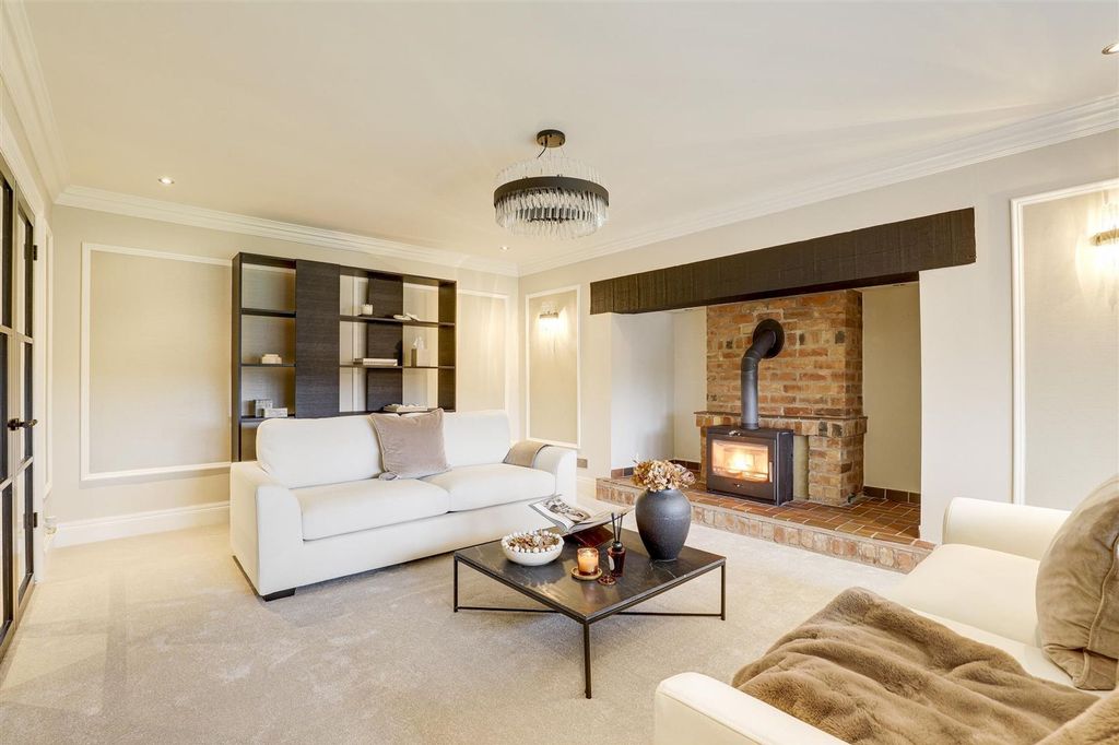 Property photo 2 of 46