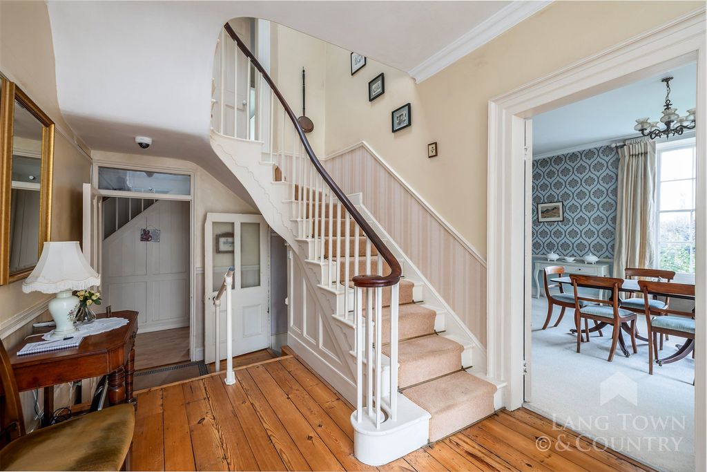 Property photo 3 of 48