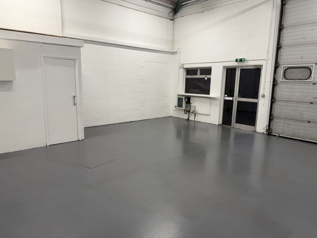 Property photo 2 of 8