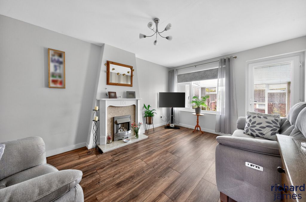 Property photo 2 of 12 d61ce922B81d46B7A3661150Cea0F2cd