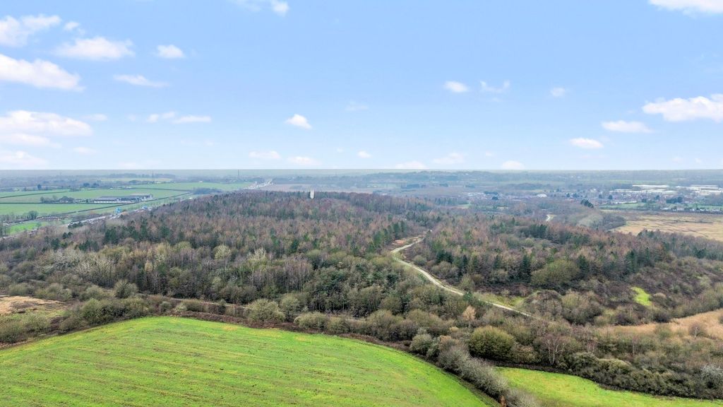 Property photo 2 of 34